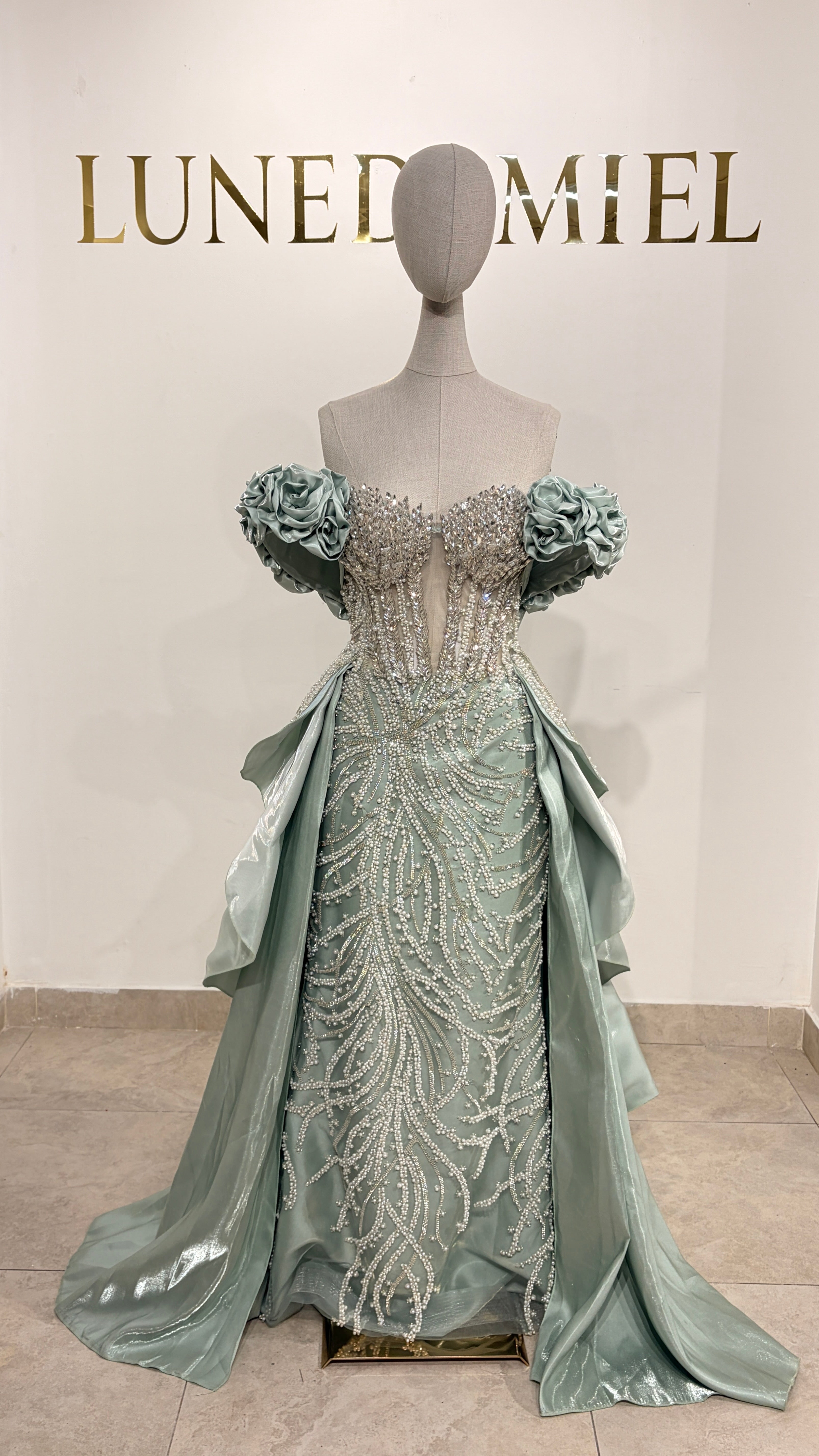 Robe de soirée à épaulettes vert d'eau