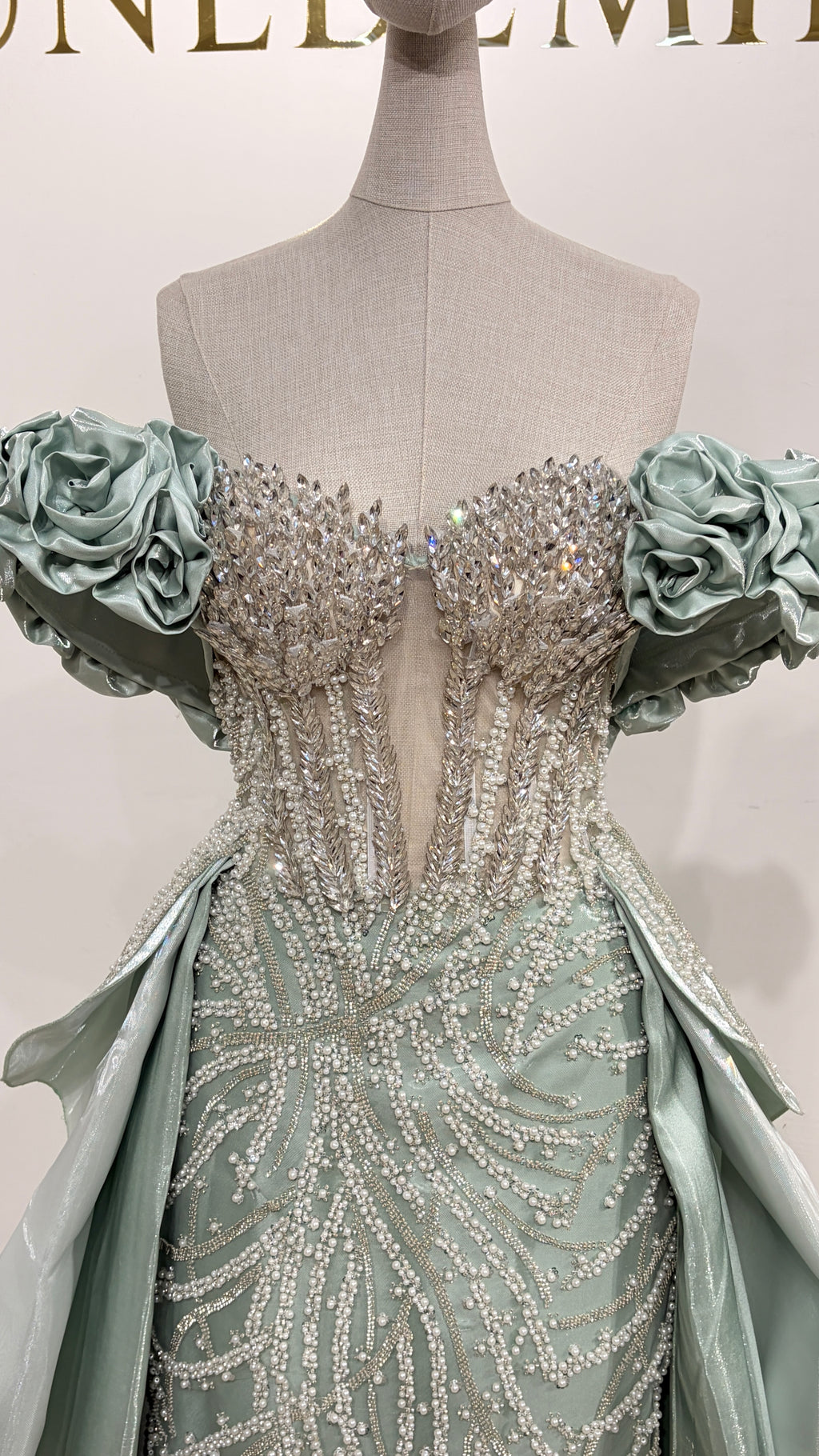 Robe de soirée à épaulettes vert d'eau