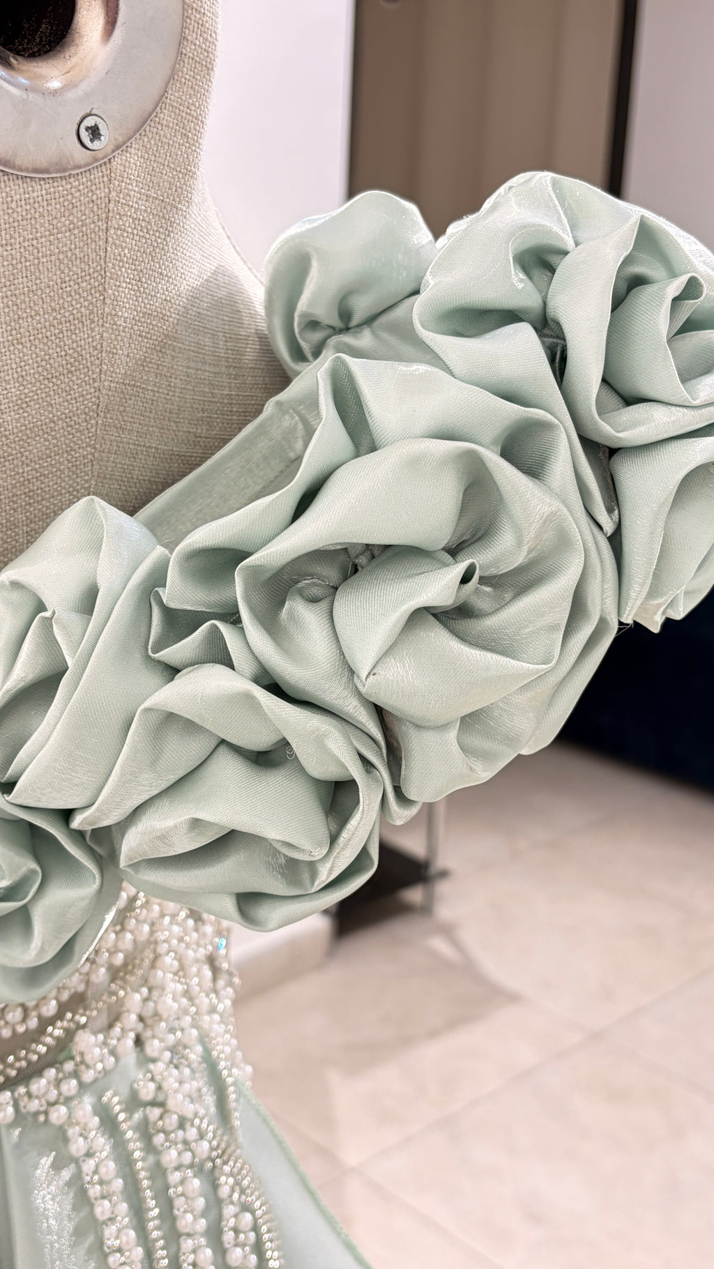 Robe de soirée à épaulettes vert d'eau