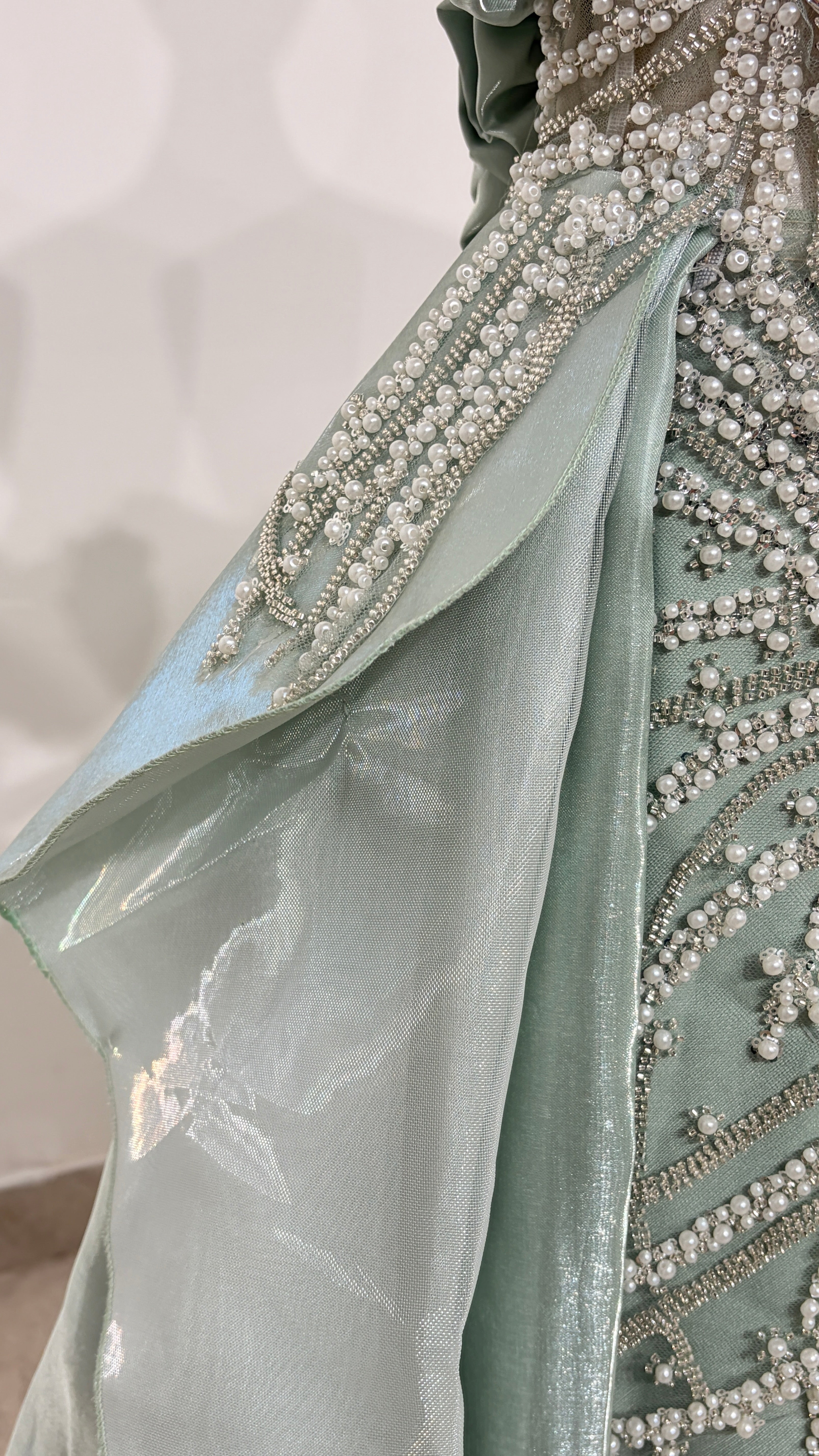 Robe de soirée à épaulettes vert d'eau