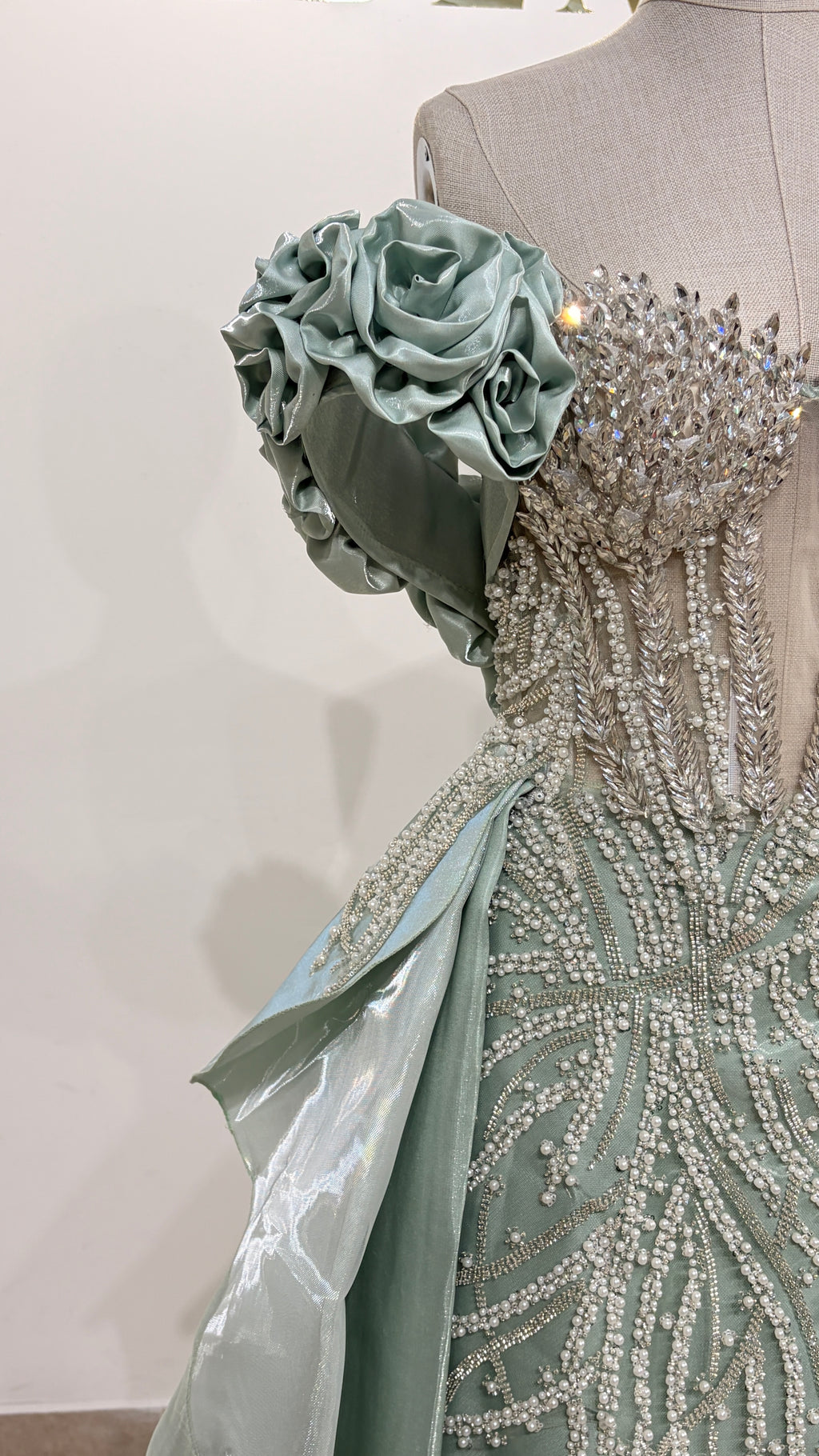 Robe de soirée à épaulettes vert d'eau