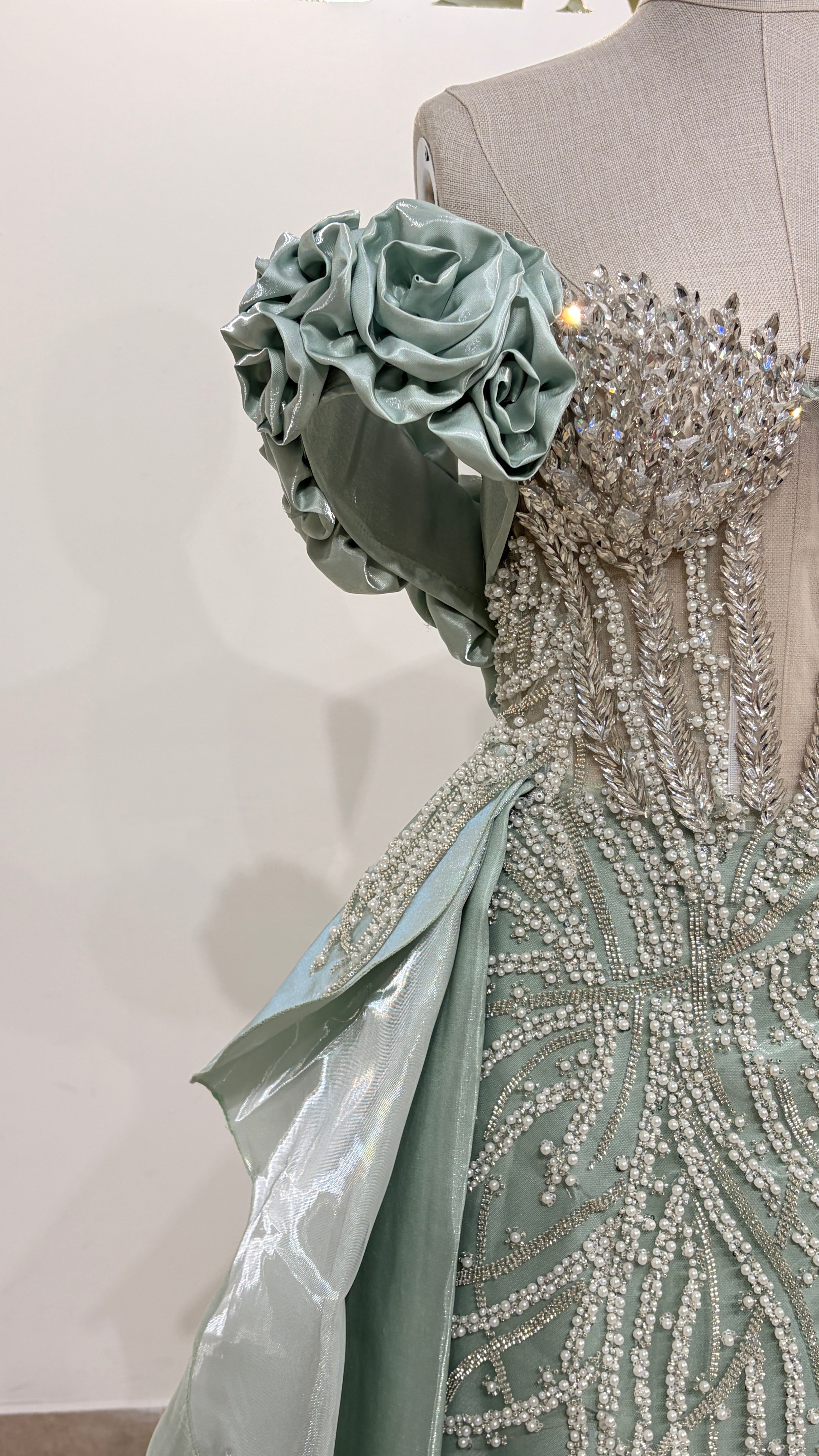 Robe de soirée à épaulettes vert d'eau