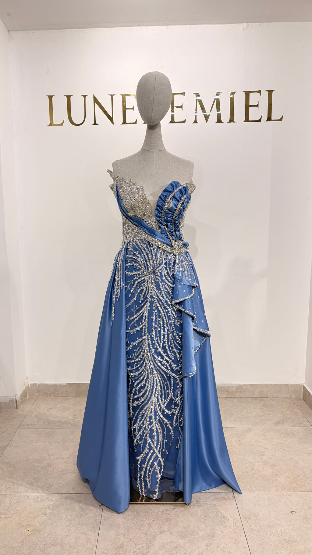 Robe de soirée bleu à strass