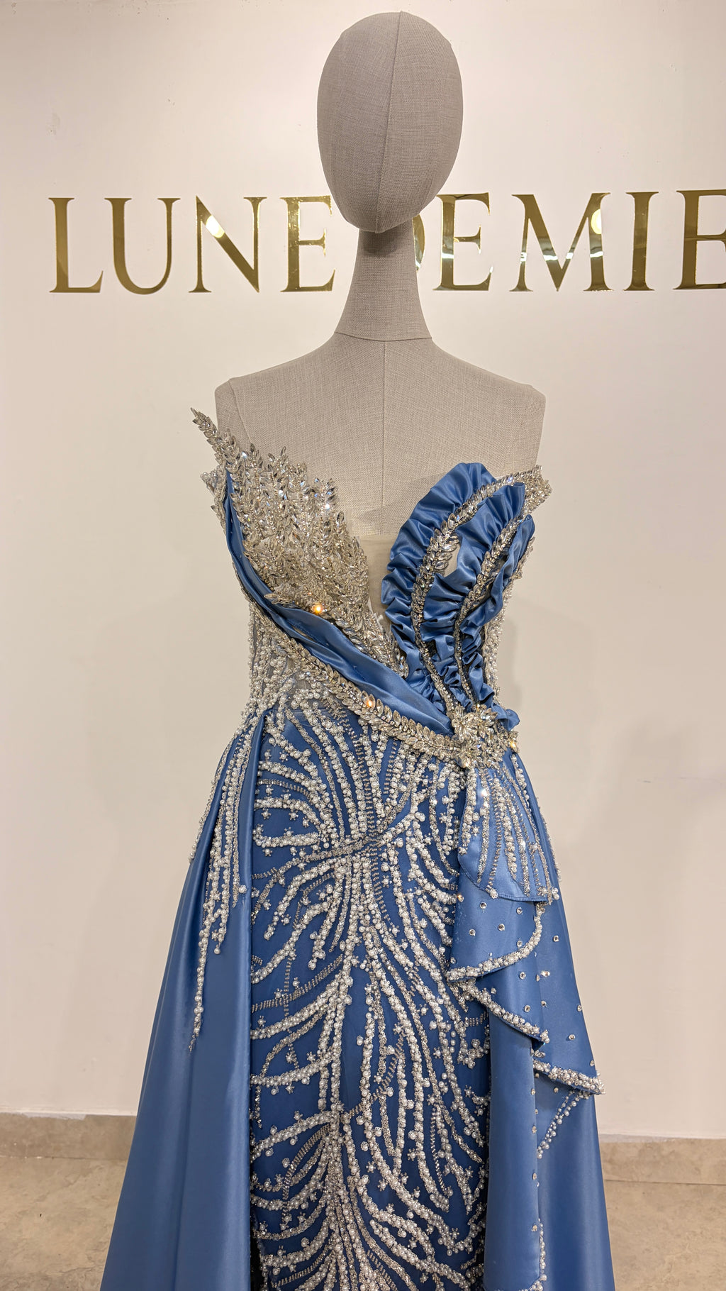 Robe de soirée bleu à strass