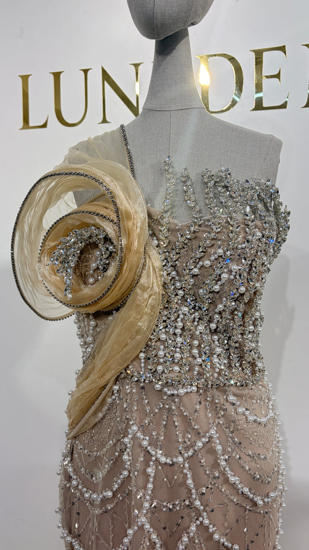 Robe de soirée dorée