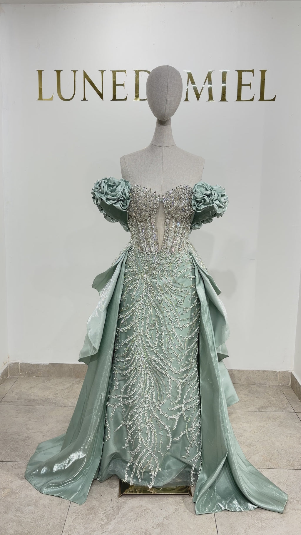 Robe de soirée à épaulettes vert d'eau
